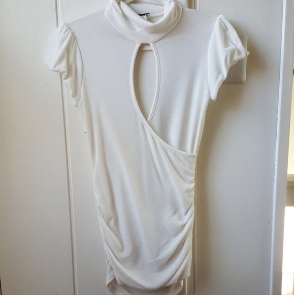 Keyhole Choker Top - Picture 2 of 4